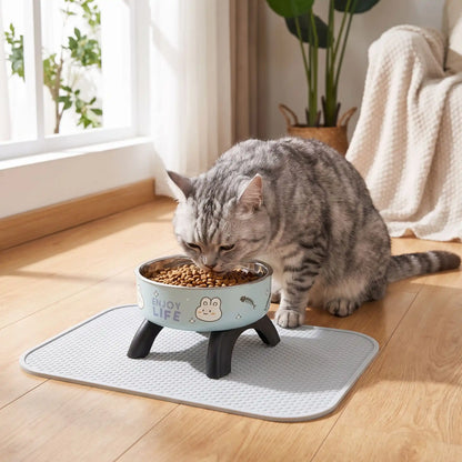 Gamelle chat surélevée bleue chat mange sur tapis protection