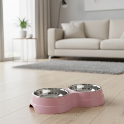 Gamelle chat rose dans un salon