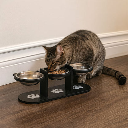 gamelle surélevée chat avec chat tigre en train de manger